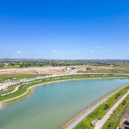 Cozy Rockland Park Unit+Parking Apartment Calgary Exterior photo