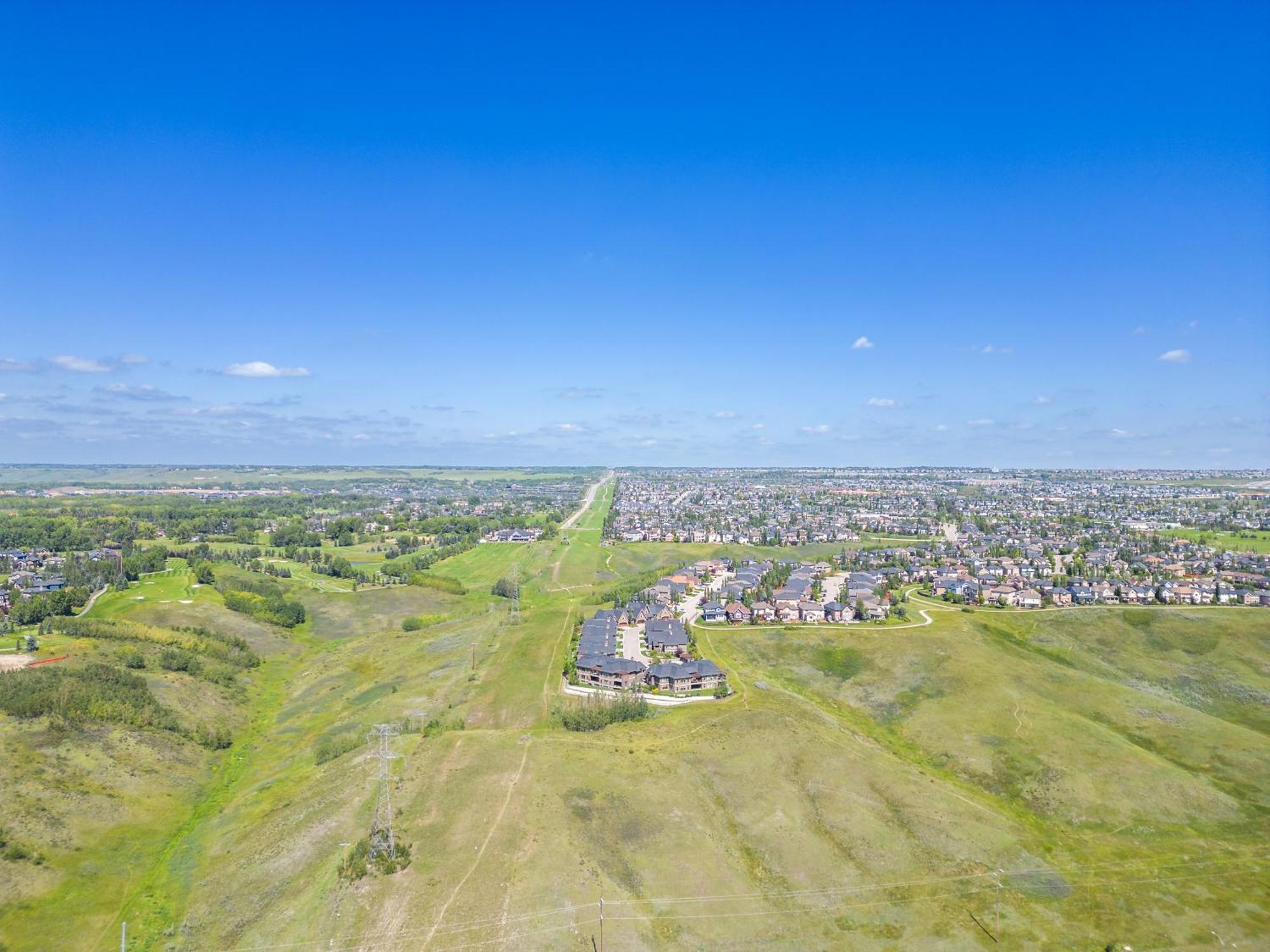 Cozy Rockland Park Unit+Parking Apartment Calgary Exterior photo
